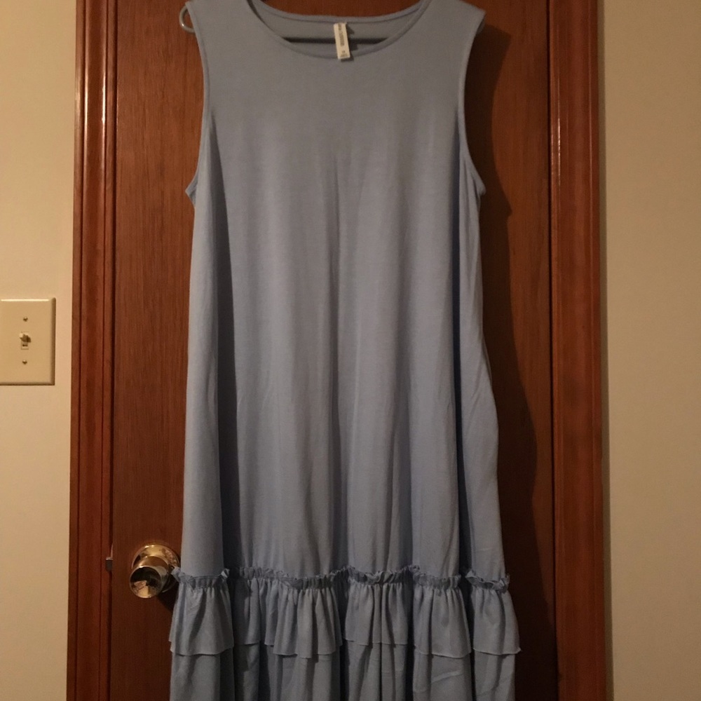 Sleeveless ruffle dress